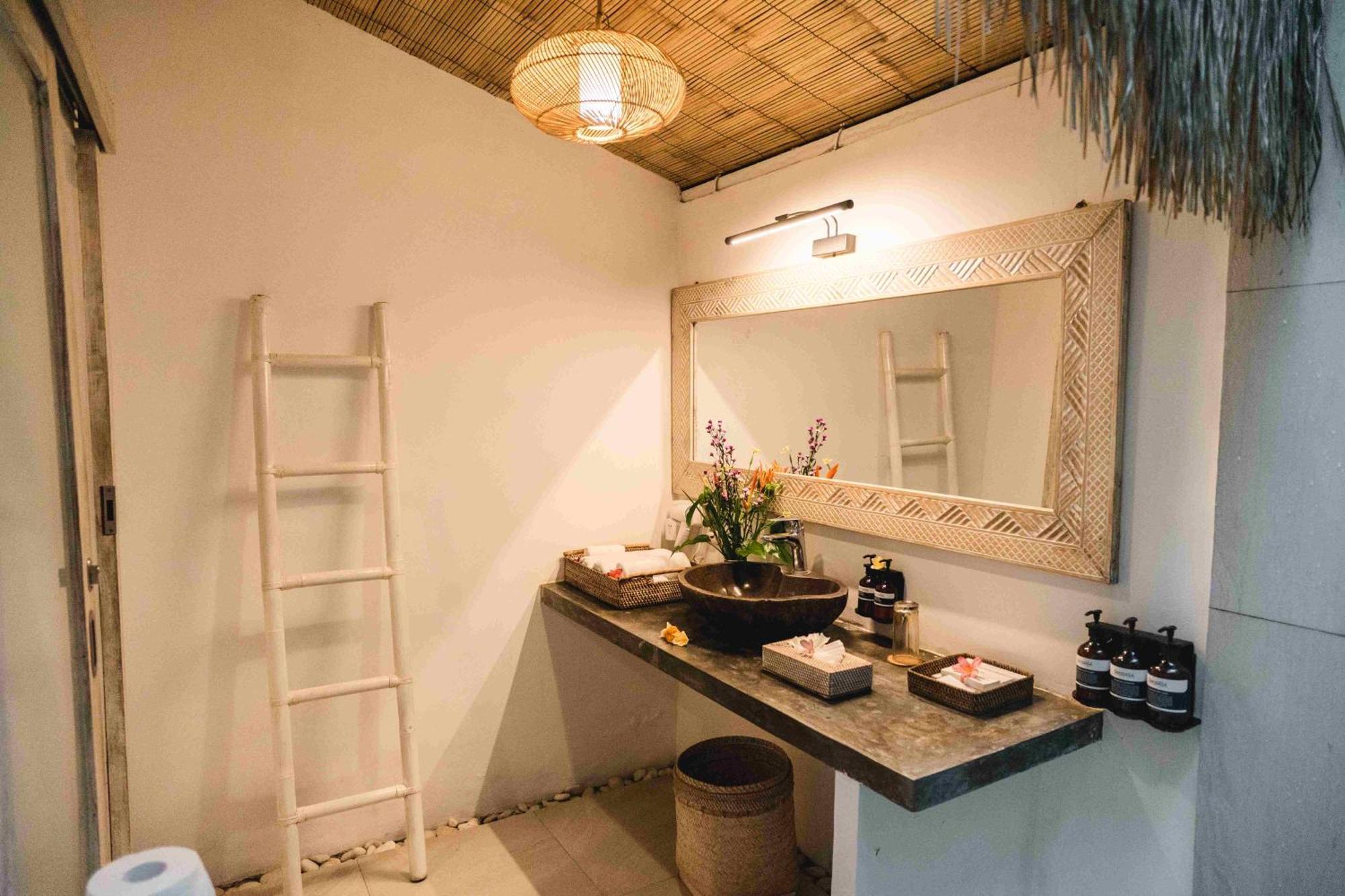 Hot Stone Club Ubud Room photo